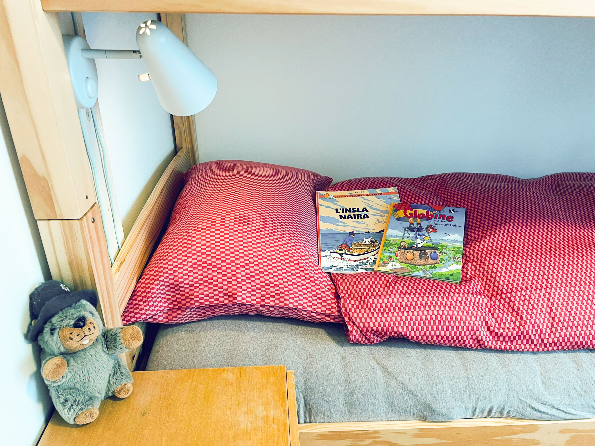 Alle Kajütenbetten haben ein eigenes Nachtlicht