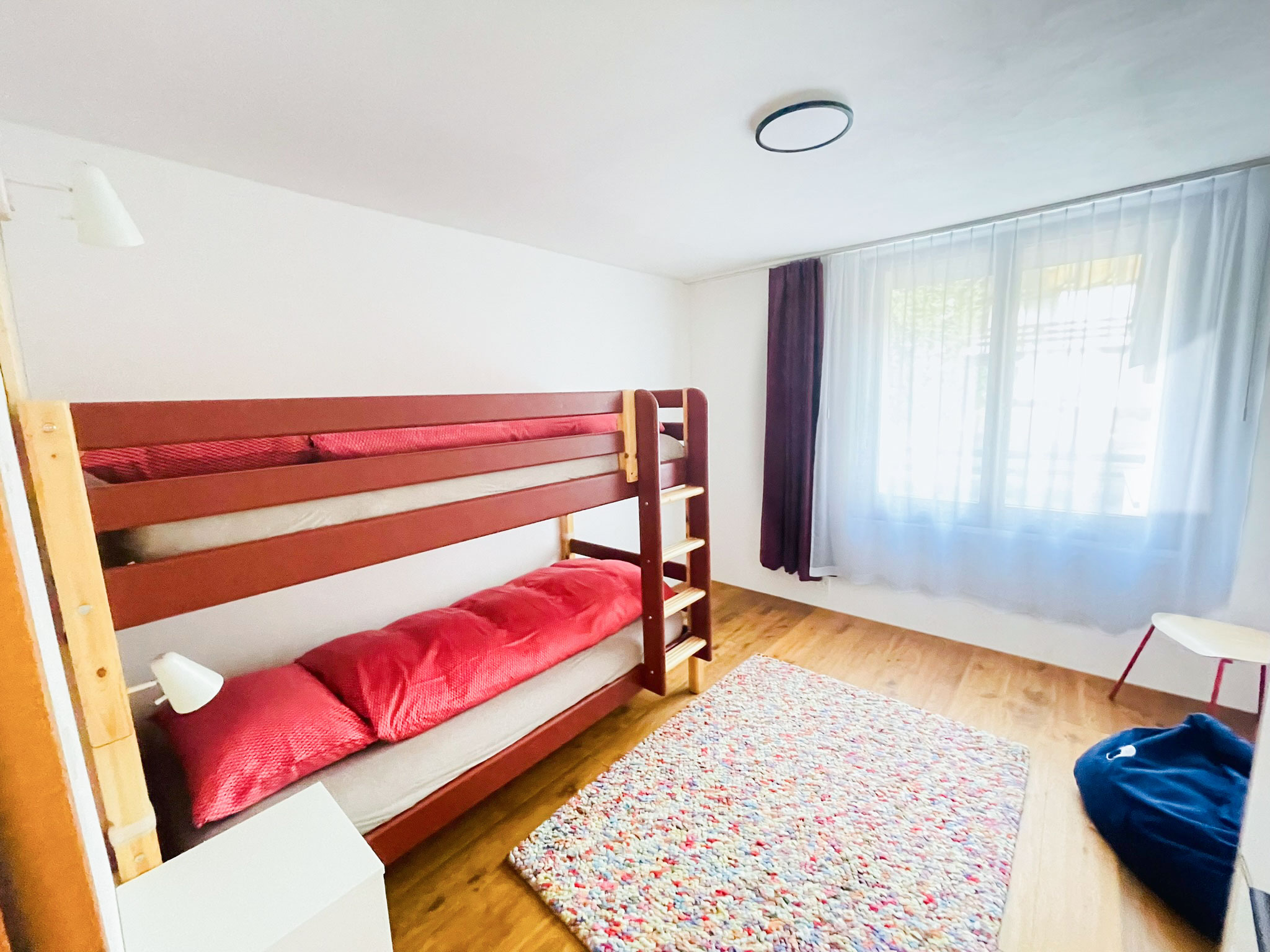 Grosszügiges Kinderzimmer 1 mit viel Platz