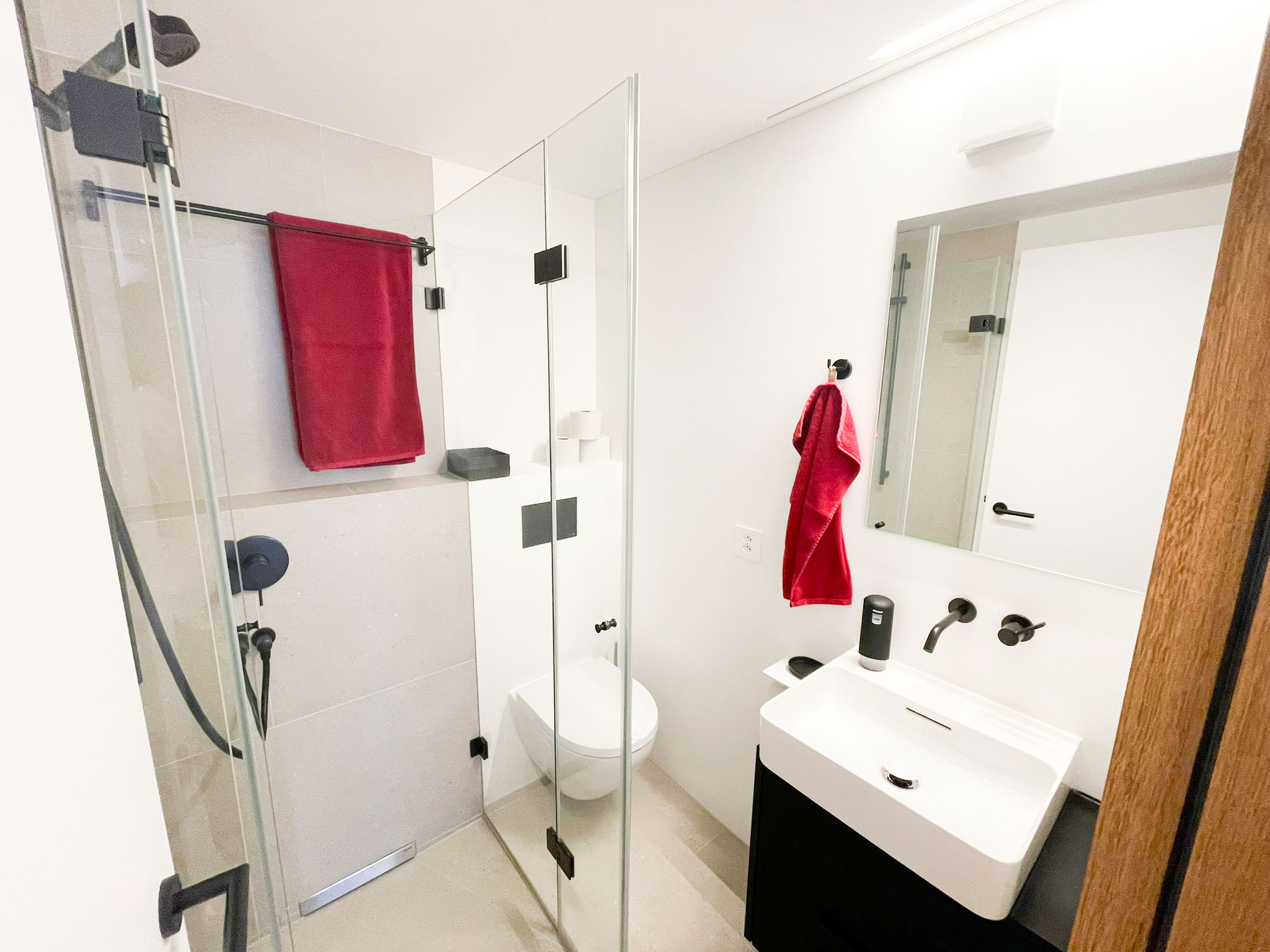 Separates WC mit Dusche