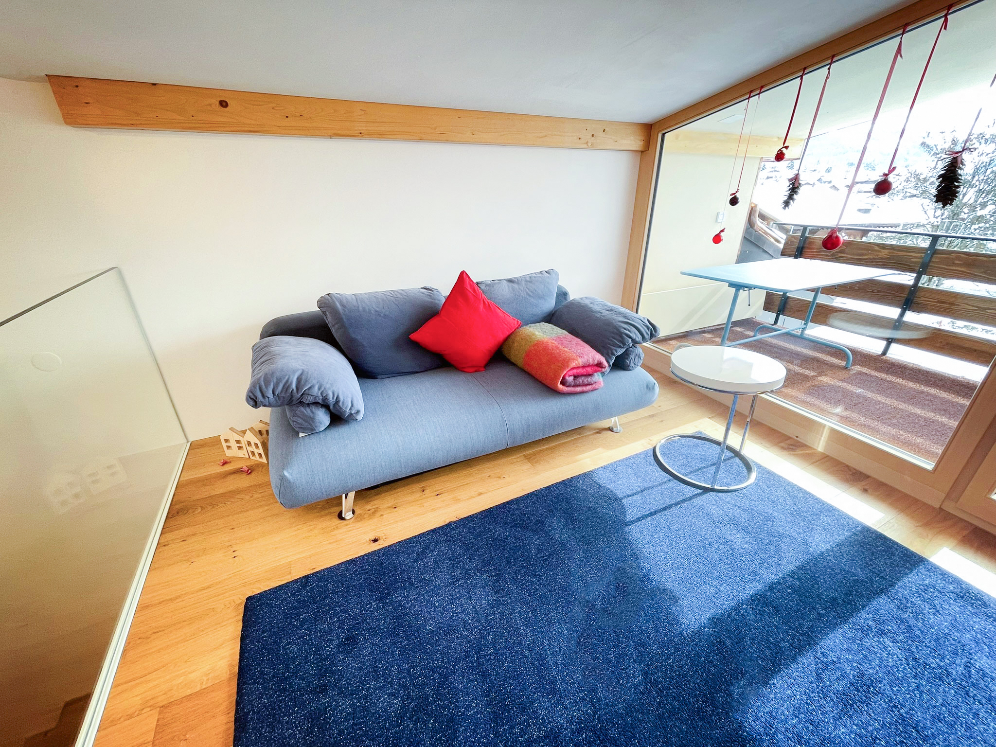 Grosszügiger Wohnbereich mit Schlafsofa (2 Personen)